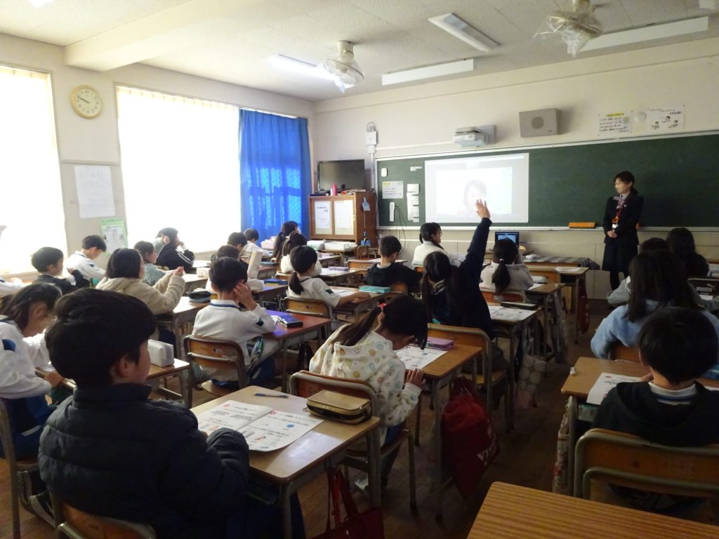 神戸市立板宿小学校さまでオンラインの工場見学を実施しました。