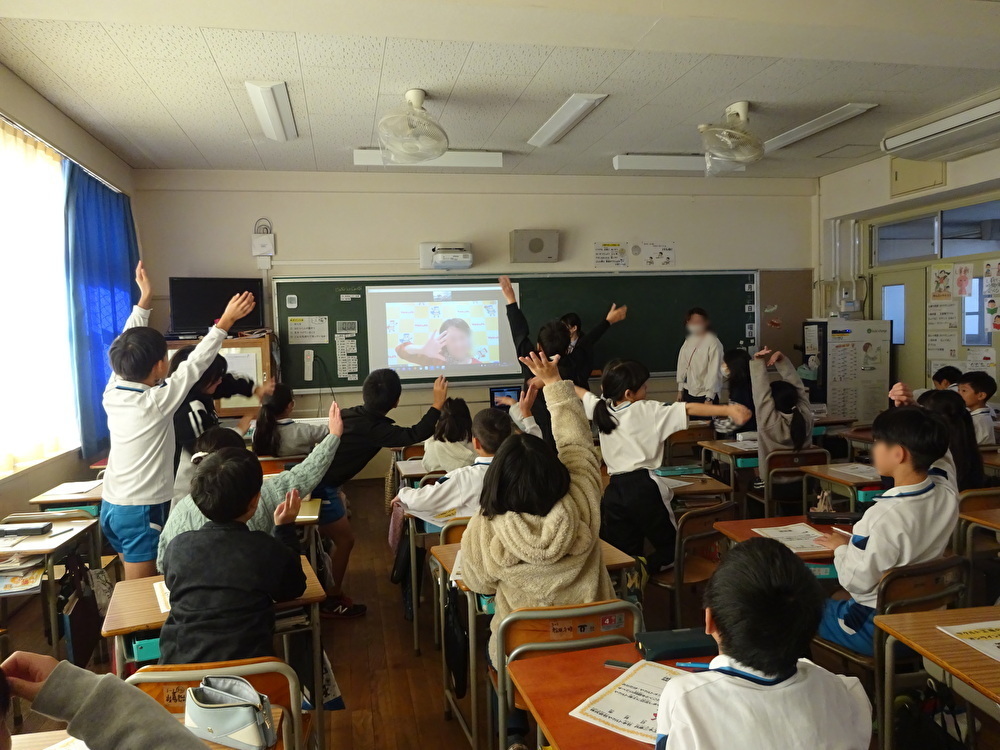 神戸市立板宿小学校さまでオンラインの工場見学を実施しました。