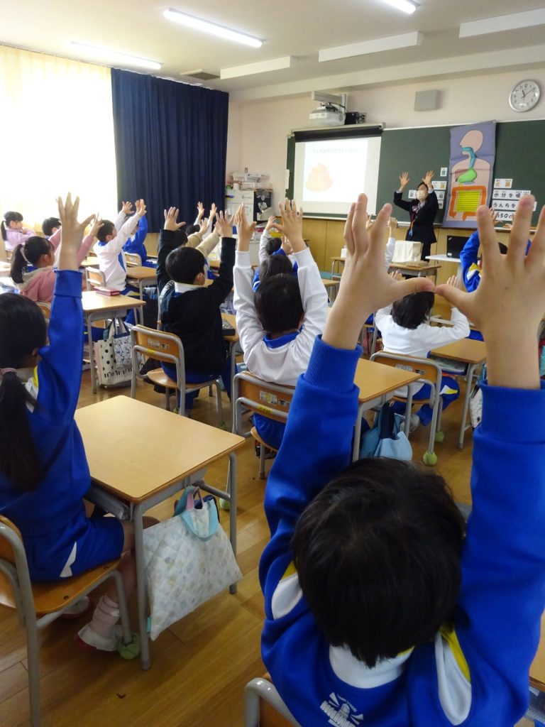 神戸市立灘の浜小学校さまで出前授業を実施しました。